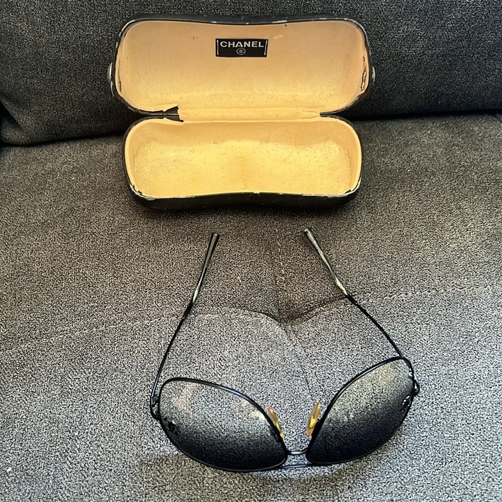 Chanel Aviator Sunglasses - Picture 3 of 16